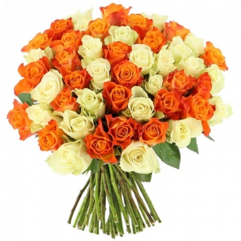 Букет из 51 оранжевой и белой розы