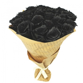 Букет из 23 черных роз в крафте