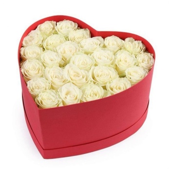 Сердце из 25 белых роз в коробке